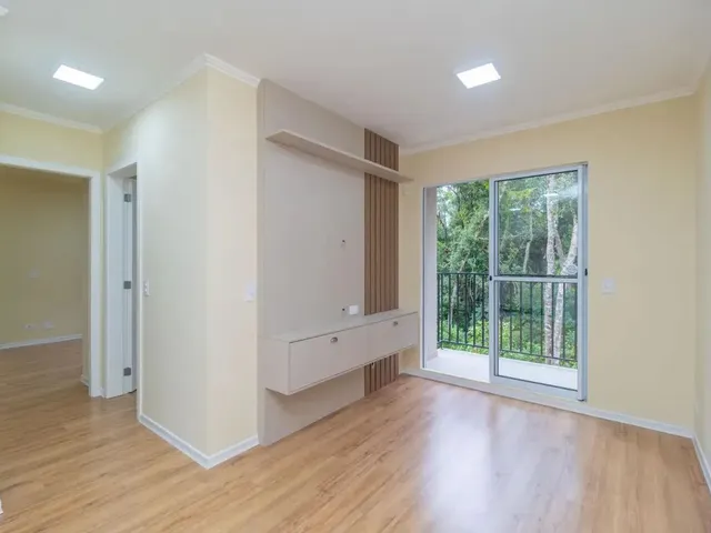 Apartamento 2 quartos e 1 banheiro, para alugar, no bairro Campo Comprido em Curitiba