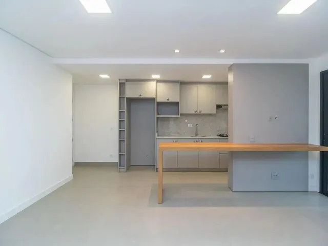 Apartamento 2 quartos e 2 banheiros, para alugar, no bairro Ecoville em Curitiba