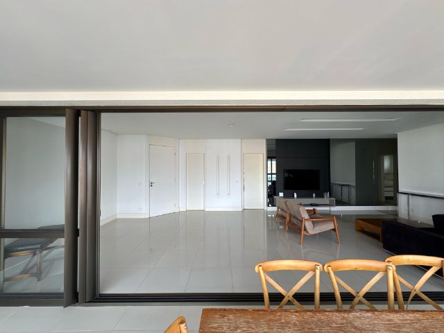 Apartamento com 264m² 3 quartos e 5 banheiros, à venda, no bairro Gleba Palhano em Londrina