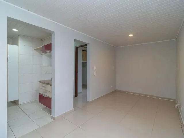 Apartamento 2 quartos e 1 banheiro, para alugar, no bairro Santa Felicidade em Curitiba