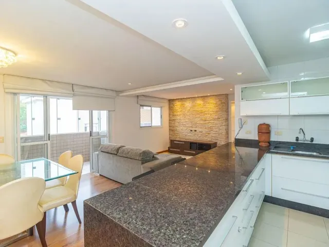 Apartamento 2 quartos e 2 banheiros, para alugar, no bairro Campo Comprido em Curitiba