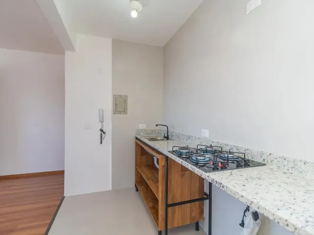 Apartamento 1 quarto e 1 banheiro, para alugar, no bairro Centro em Curitiba