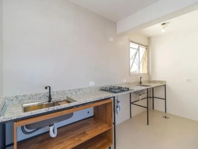 Apartamento 1 quarto e 1 banheiro, para alugar, no bairro Centro em Curitiba