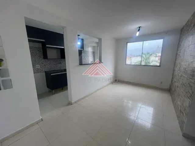 Apartamento 2 quartos e 1 banheiro, à venda, no bairro Parque São Vicente em Mauá