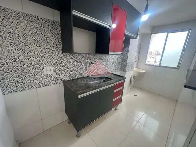 Apartamento 2 quartos e 1 banheiro, à venda, no bairro Parque São Vicente em Mauá