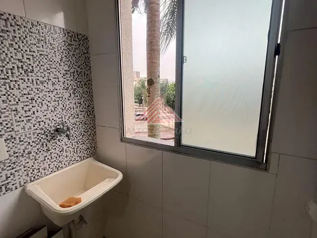 Apartamento 2 quartos e 1 banheiro, à venda, no bairro Parque São Vicente em Mauá