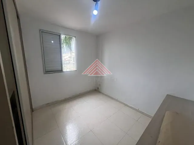Apartamento 2 quartos e 1 banheiro, à venda, no bairro Parque São Vicente em Mauá
