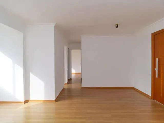 Apartamento 2 quartos e 1 banheiro, para alugar, no bairro Bigorrilho em Curitiba