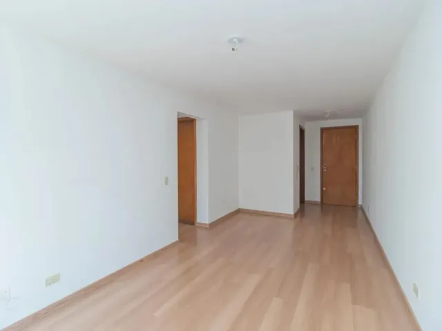 Apartamento 1 quarto e 1 banheiro, para alugar, no bairro Bigorrilho em Curitiba
