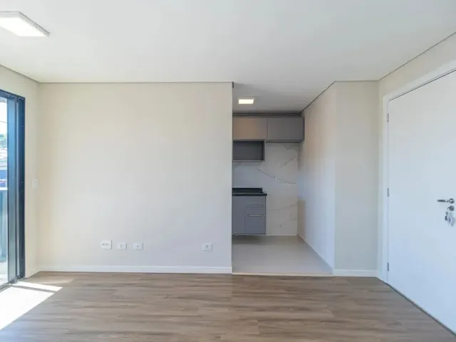Apartamento 2 quartos e 1 banheiro, para alugar, no bairro Campina do Siqueira em Curitiba