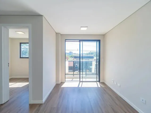 Apartamento 2 quartos e 1 banheiro, para alugar, no bairro Campina do Siqueira em Curitiba