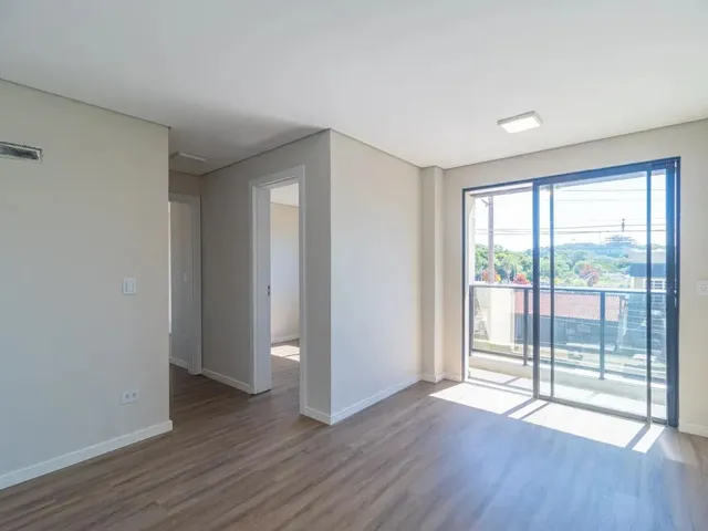 Apartamento 2 quartos e 1 banheiro, para alugar, no bairro Campina do Siqueira em Curitiba
