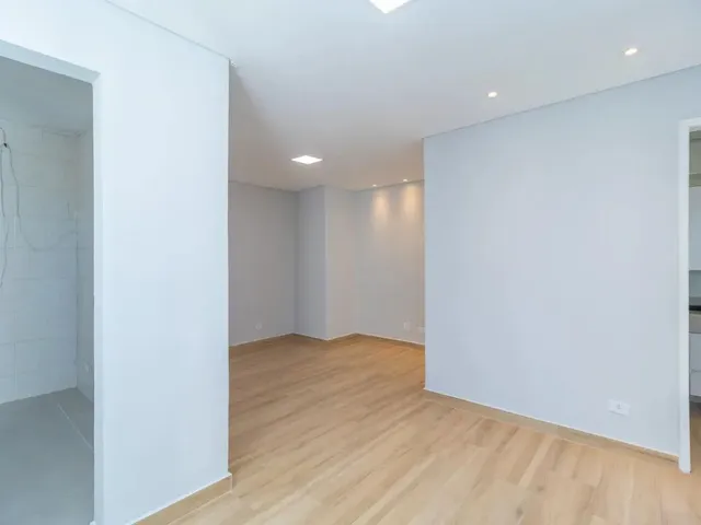 Apartamento 2 quartos e 1 banheiro, para alugar, no bairro Portão em Curitiba