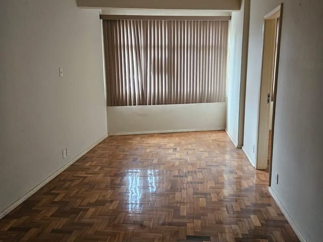 Apartamento 2 quartos e 1 banheiro, à venda, no bairro Castelanea em Petrópolis