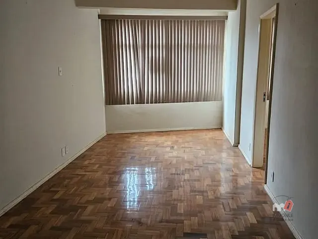 Apartamento 2 quartos e 1 banheiro, à venda, no bairro Castelanea em Petrópolis