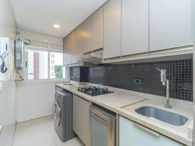 Apartamento 3 quartos e 2 banheiros, para alugar, no bairro Ecoville em Curitiba