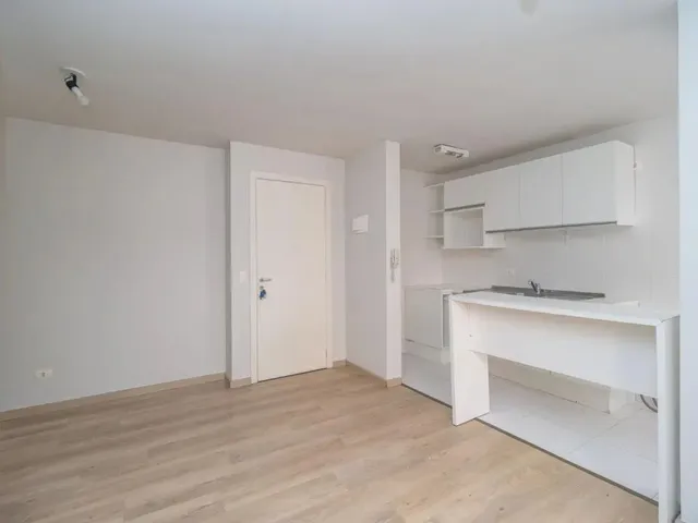 Apartamento 3 quartos e 1 banheiro, para alugar, no bairro Santa Cândida em Curitiba
