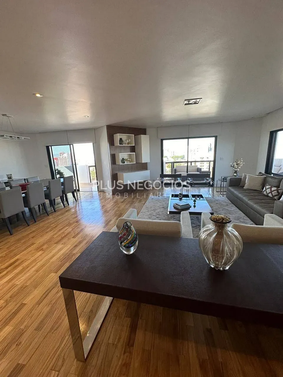 Apartamento, 3 quartos, 339 m² - Foto 1