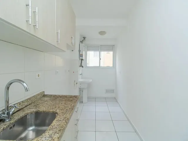 Apartamento 2 quartos e 2 banheiros, para alugar, no bairro Campo Comprido em Curitiba