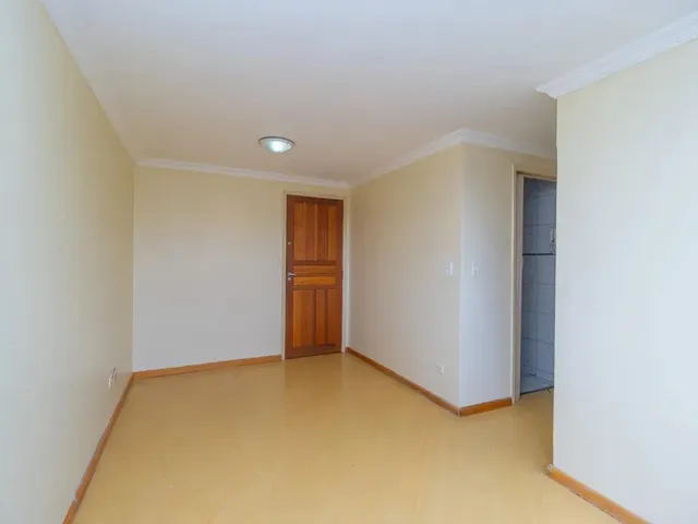 Apartamento 3 quartos e 1 banheiro, para alugar, no bairro Campo Comprido em Curitiba