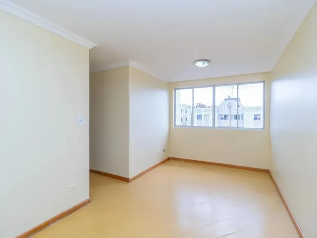 Apartamento 3 quartos e 1 banheiro, para alugar, no bairro Campo Comprido em Curitiba