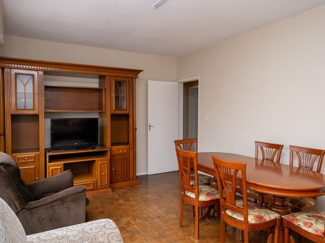 Apartamento 2 quartos e 2 banheiros, para alugar, no bairro Centro em Pelotas