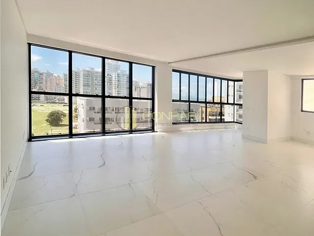 Apartamento com 152m² 3 quartos e 3 banheiros, à venda, no bairro Meia Praia em Itapema