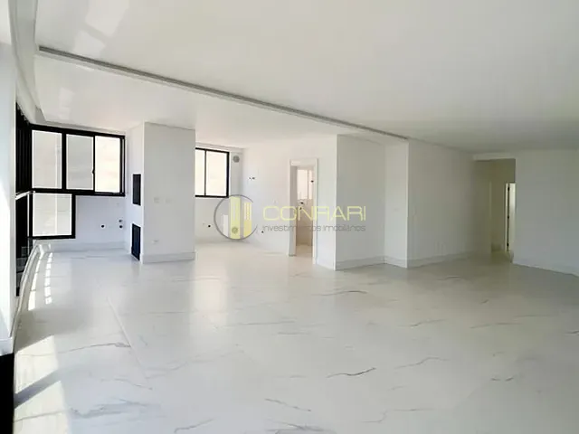Apartamento com 152m² 3 quartos e 3 banheiros, à venda, no bairro Meia Praia em Itapema