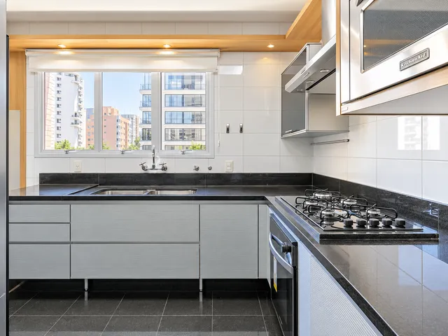 Apartamento 3 quartos e 5 banheiros, à venda ou para alugar, no bairro Moema em São Paulo