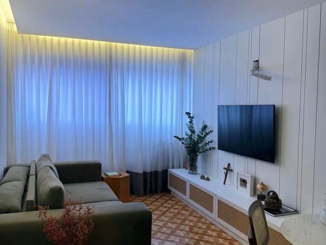 Apartamento 1 quarto e 1 banheiro, à venda ou para alugar, no bairro Vila Adyana em São José dos Campos