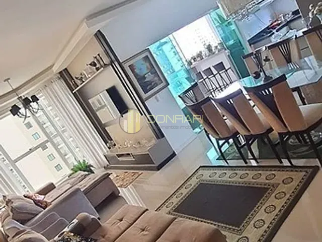 Apartamento com 230m² 3 quartos e 3 banheiros, à venda, no bairro Meia Praia em Itapema
