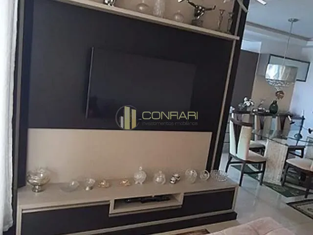 Apartamento com 230m² 3 quartos e 3 banheiros, à venda, no bairro Meia Praia em Itapema