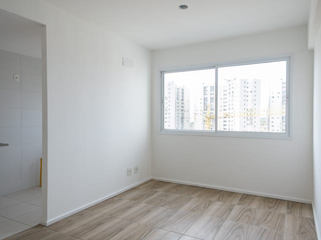 Apartamento 2 quartos e 2 banheiros, para alugar, no bairro Areal em Pelotas