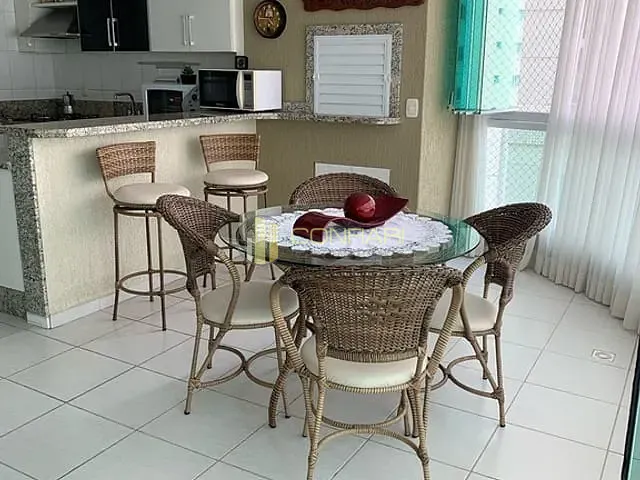 Apartamento com 196m² 3 quartos e 2 banheiros, à venda, no bairro Meia Praia em Itapema