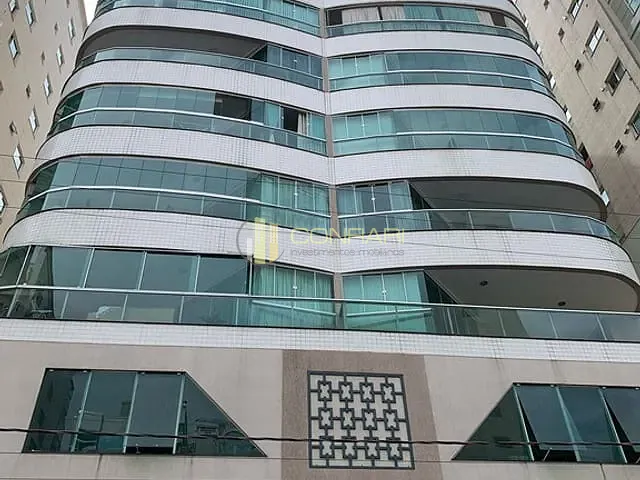 Apartamento com 196m² 3 quartos e 2 banheiros, à venda, no bairro Meia Praia em Itapema