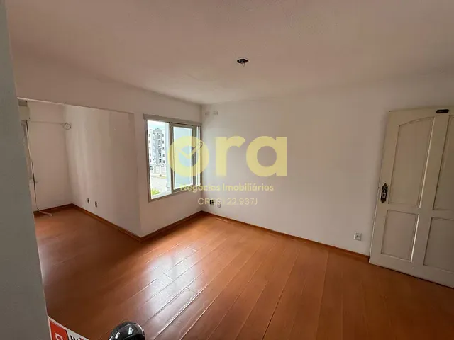 Apartamento com 59m² 3 quartos e 1 banheiro, à venda, no bairro Três Vendas em Pelotas
