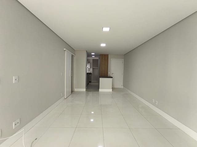 Apartamento com 156m² 3 quartos e 2 banheiros, para alugar, no bairro Gleba Palhano em Londrina