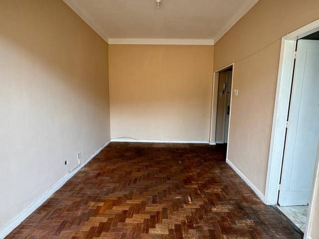 Apartamento 1 quarto e 1 banheiro, para alugar, no bairro Centro em Petrópolis