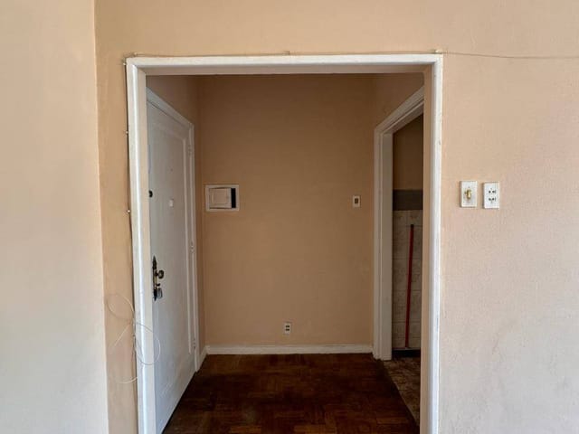 Apartamento 1 quarto e 1 banheiro, para alugar, no bairro Centro em Petrópolis