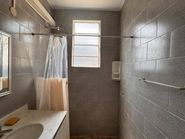 Apartamento 1 quarto e 1 banheiro, para alugar, no bairro Centro em Petrópolis