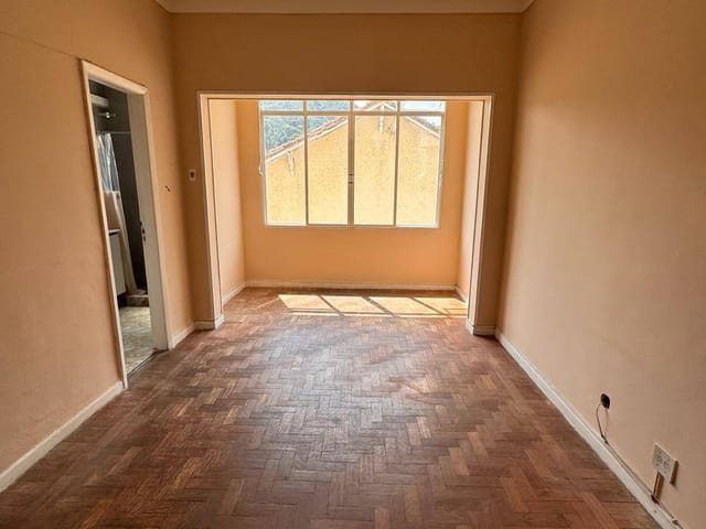 Apartamento 1 quarto e 1 banheiro, para alugar, no bairro Centro em Petrópolis