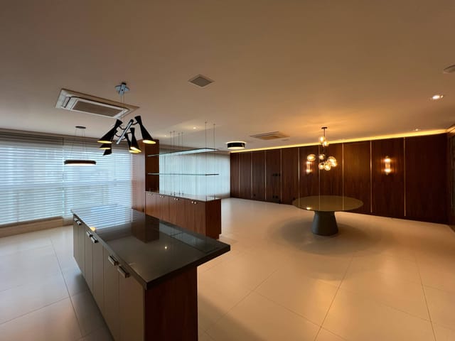 Apartamento com 342m² 2 quartos e 5 banheiros, à venda, no bairro Gleba Palhano em Londrina