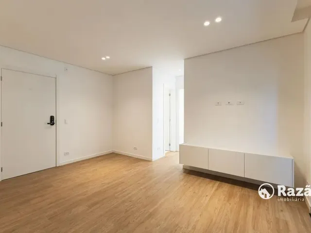 Apartamento 2 quartos e 2 banheiros, para alugar, no bairro Juvevê em Curitiba