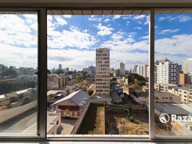 Apartamento 2 quartos e 2 banheiros, para alugar, no bairro Centro em Curitiba