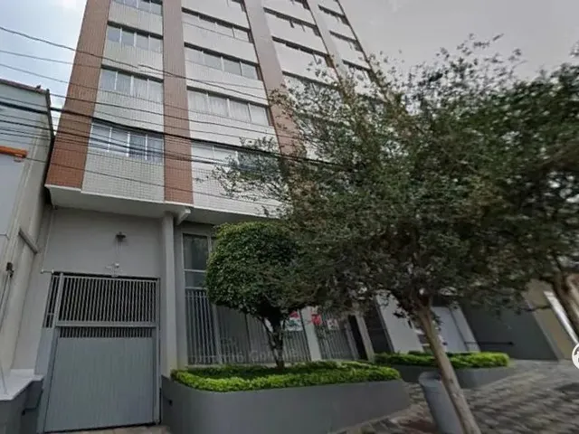 Apartamento 2 quartos e 2 banheiros, para alugar, no bairro Centro em Curitiba