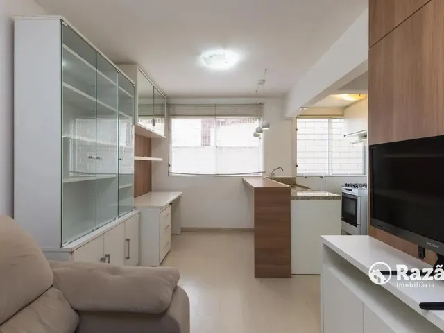 Apartamento 1 quarto e 1 banheiro, para alugar, no bairro Centro em Curitiba