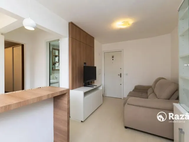 Apartamento 1 quarto e 1 banheiro, para alugar, no bairro Centro em Curitiba