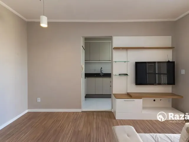 Apartamento 2 quartos e 1 banheiro, para alugar, no bairro Pinheirinho em Curitiba