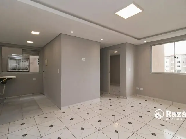 Apartamento 2 quartos e 1 banheiro, para alugar, no bairro Sítio Cercado em Curitiba