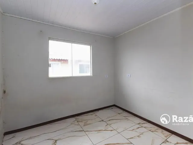 Apartamento 2 quartos e 1 banheiro, para alugar, no bairro Guarani em Colombo